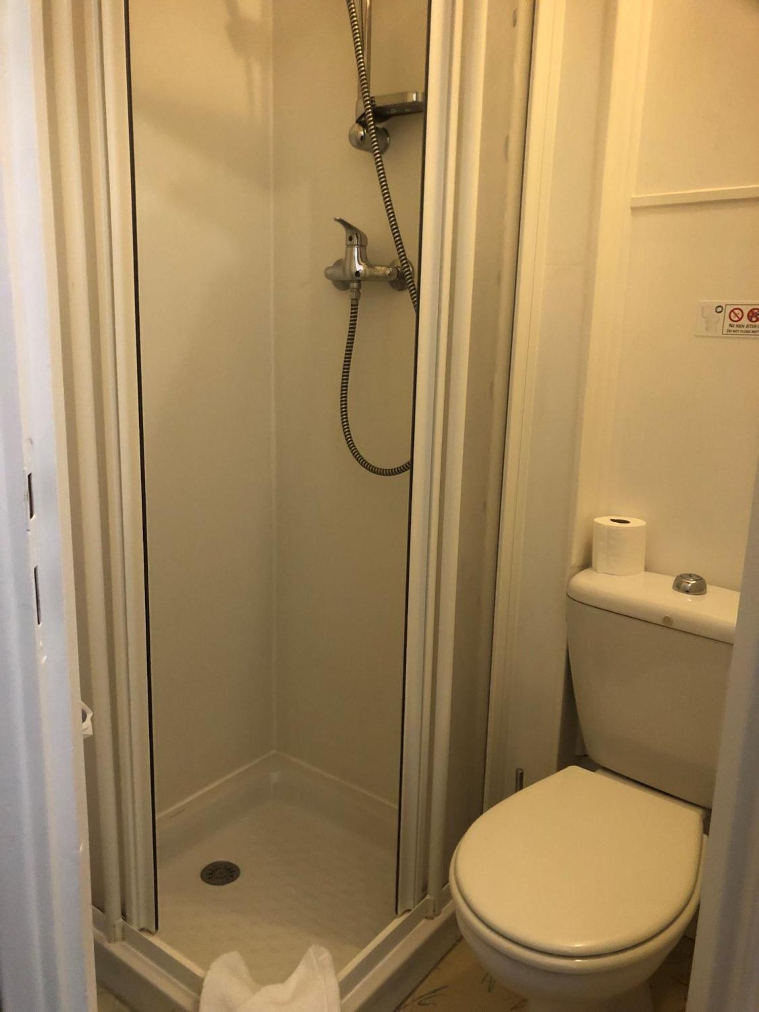 Hotel Continental Évian-les-Bains Екстериор снимка