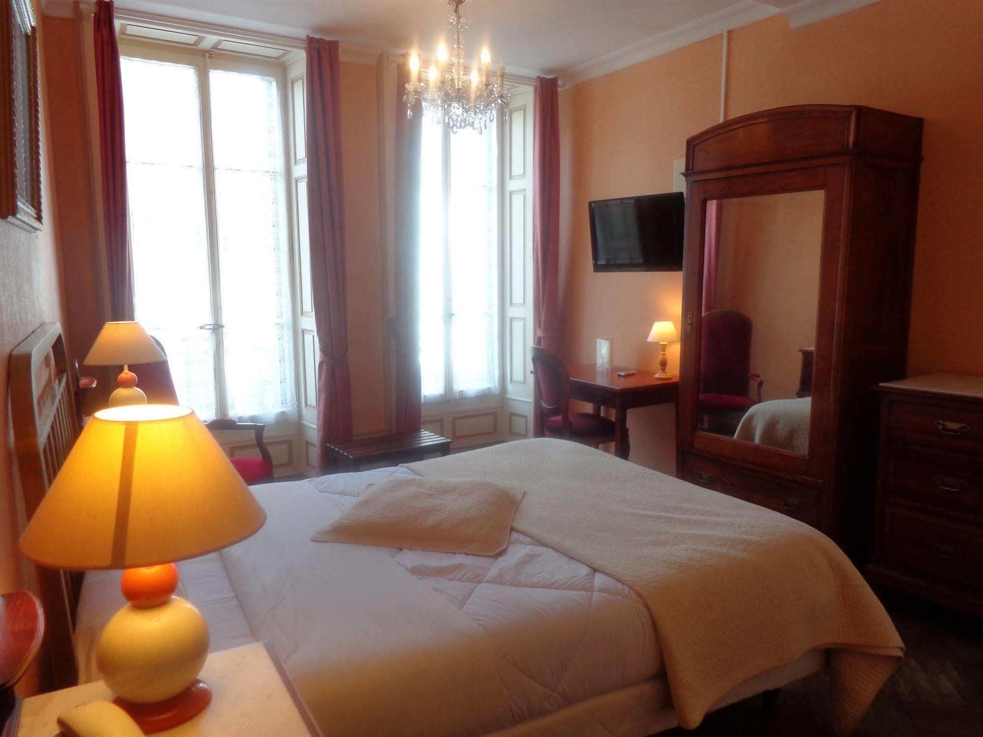 Hotel Continental Évian-les-Bains Екстериор снимка